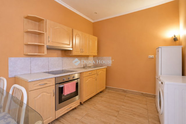 Eladó családi ház, Budaörsön 49.9 M Ft, 2 szobás