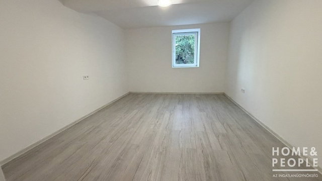 Eladó családi ház, Makón 29.999 M Ft, 4 szobás