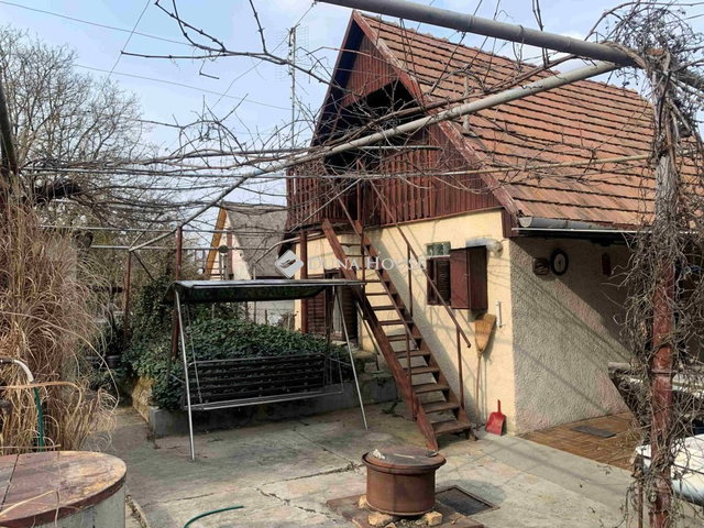 Eladó családi ház, Adonyban 31.5 M Ft, 3 szobás
