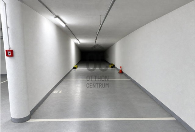 Eladó garázs, Budapesten, VII. kerületben 9 M Ft