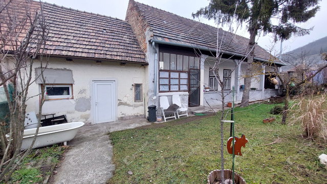 Eladó családi ház, Tatabányán 32.49 M Ft, 2 szobás
