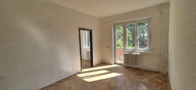 Eladó téglalakás, Győrött 41.9 M Ft, 2 szobás