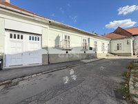Eladó téglalakás, Székesfehérvárott 475 M Ft, 14 szobás