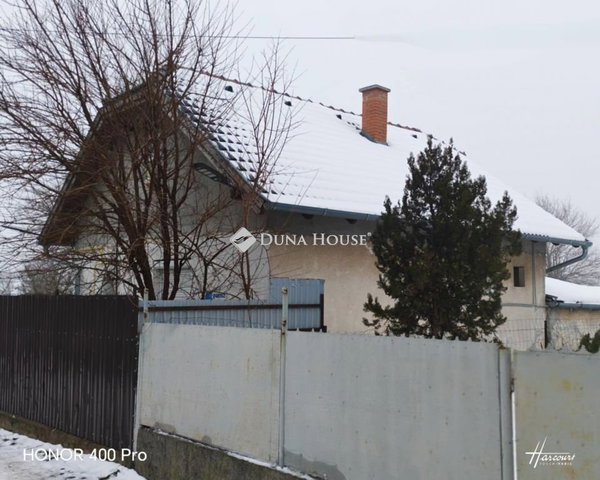 Eladó családi ház, Ercsiben 35 M Ft, 3 szobás