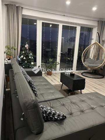 Eladó családi ház, Esztergomban 138 M Ft, 4 szobás