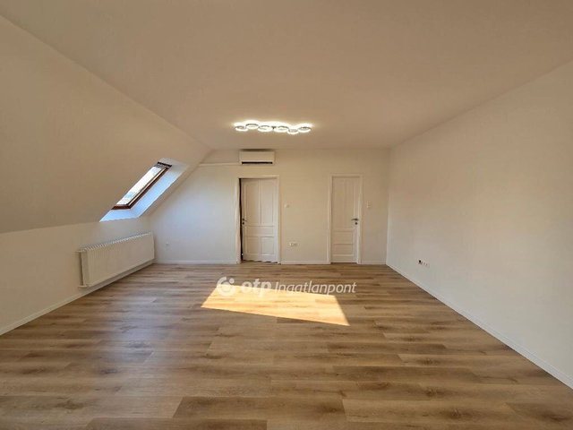 Eladó téglalakás, Mosonmagyaróváron 49.9 M Ft, 2 szobás
