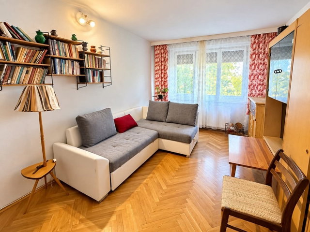 Eladó panellakás, Budapesten, III. kerületben, Miklós utcában