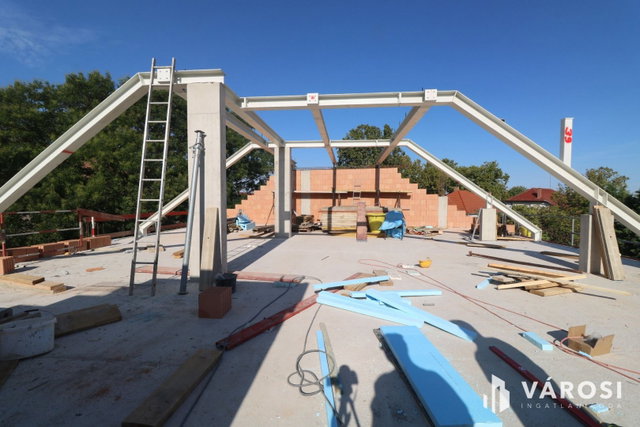 Eladó téglalakás, Szegeden 31 M Ft, 1 szobás