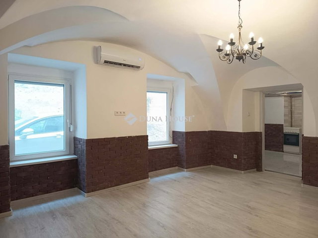 Eladó téglalakás, Sopronban, Magyar utcában 37.9 M Ft, 1 szobás