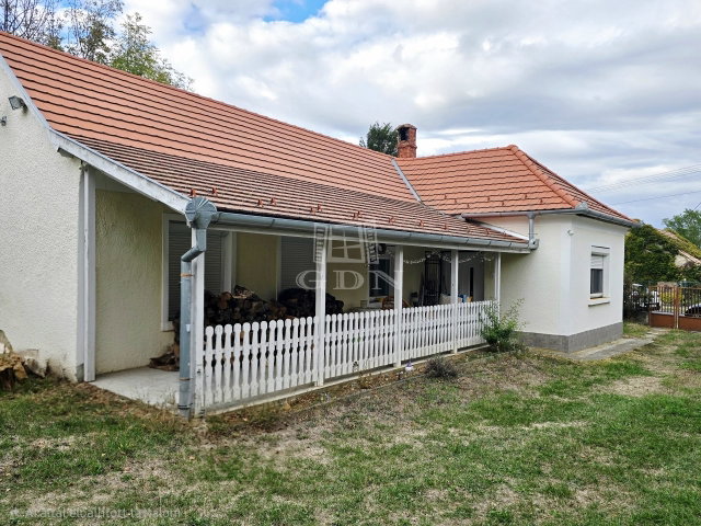 Eladó családi ház, Zalavégen 32.9 M Ft, 2 szobás