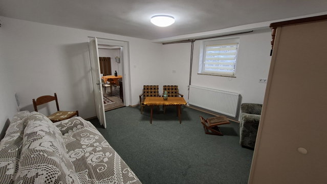 Kiadó téglalakás, albérlet, Pécsett 120 E Ft / hó, 1 szobás