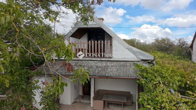 Eladó családi ház, Bicskén 34.9 M Ft, 2 szobás