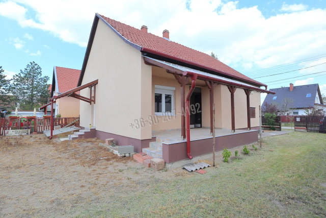 Eladó családi ház, Szatymazon 69.9 M Ft, 2 szobás
