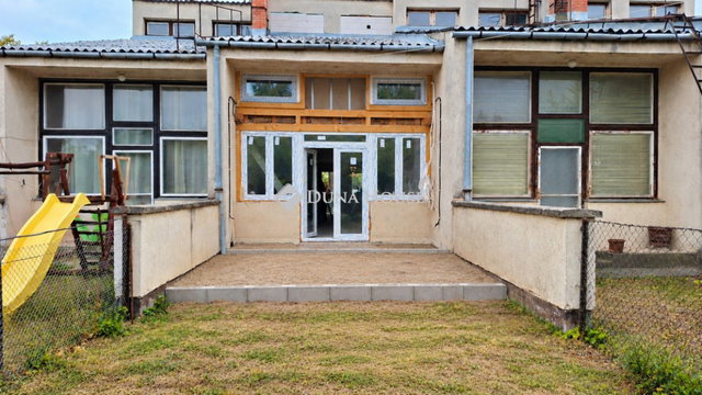 Eladó családi ház, Örkényen 72 M Ft, 5 szobás