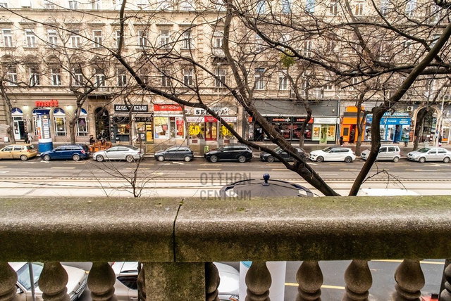 Eladó téglalakás, Budapesten, VII. kerületben 149 M Ft, 3 szobás