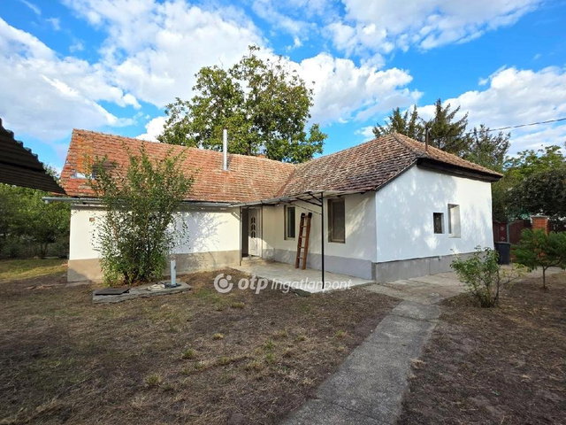 Eladó családi ház, Cserkeszőlőn 22 M Ft, 2+2 szobás