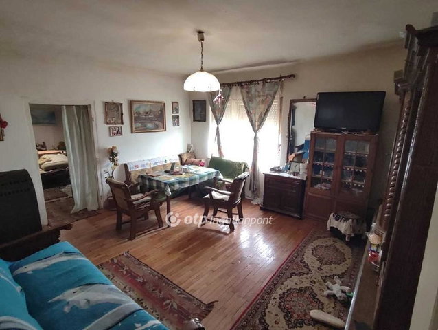 Eladó családi ház, Villányban 32 M Ft, 7 szobás