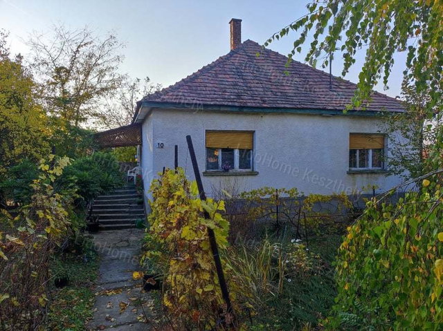 Eladó családi ház, Nemesbükön 42 M Ft, 2 szobás