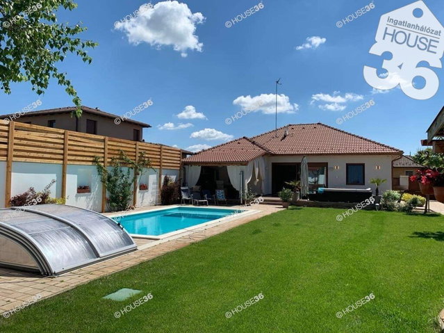 Kiadó családi ház, albérlet, Kecskeméten 890 E Ft / hó