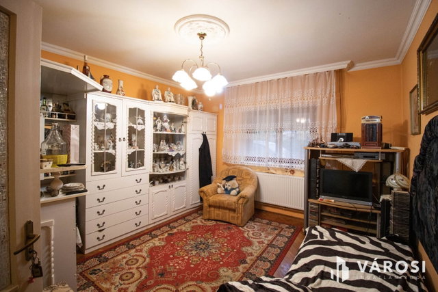 Eladó családi ház, Győrött 49.9 M Ft, 3 szobás