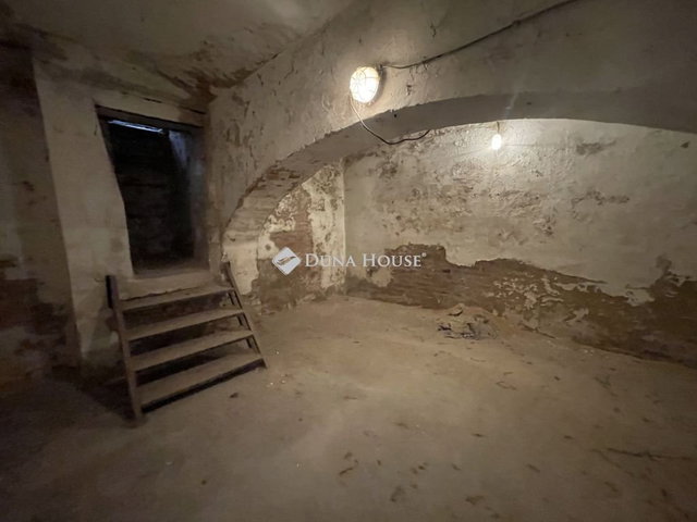 Eladó ipari ingatlan, Szombathelyen 6.8 M Ft / költözzbe.hu