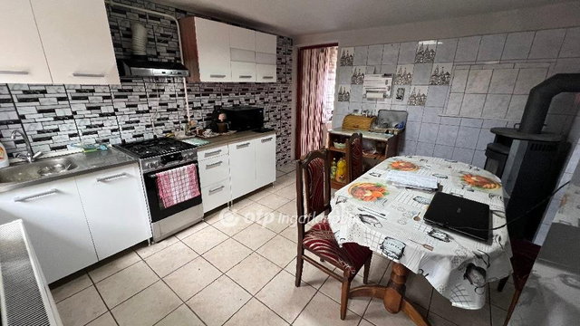 Eladó családi ház, Miskolcon 24.5 M Ft, 1 szobás