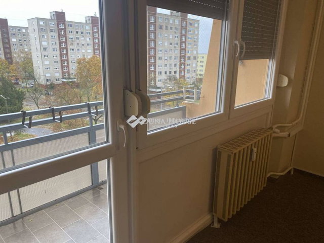 Kiadó panellakás, albérlet, Kecskeméten 100 E Ft / hó, 1 szobás