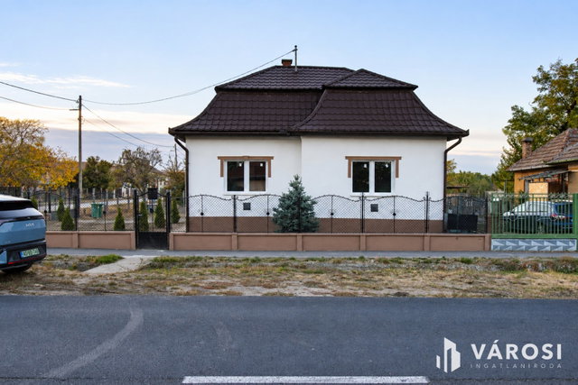 Eladó családi ház, Zsámbokon 49.99 M Ft, 2 szobás