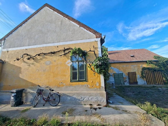 Eladó családi ház, Kisfaludon 25 M Ft, 4 szobás