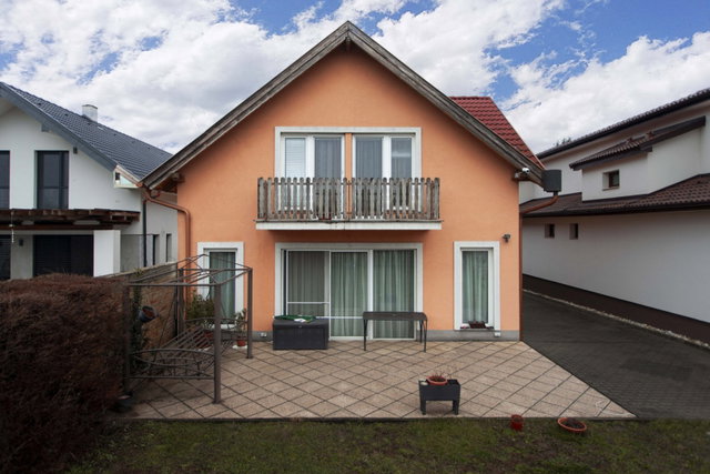 Eladó családi ház, Győrött 185 M Ft, 6 szobás