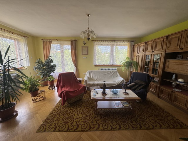 Eladó családi ház, Pécsett 99.9 M Ft, 4 szobás