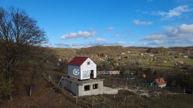 Eladó nyaraló, Balatonfüreden 119 M Ft, 3+1 szobás