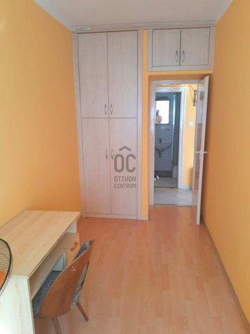 Eladó téglalakás, Pécsett 38 M Ft, 2 szobás