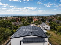 Eladó téglalakás, Balatonalmádiban 151 M Ft, 3 szobás