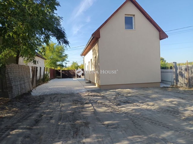 Eladó családi ház, Tápiószentmártonon 32 M Ft, 3 szobás