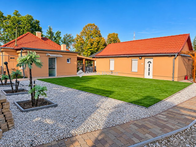 Eladó családi ház, Szolnokon, Bem utcában 49.9 M Ft, 5 szobás