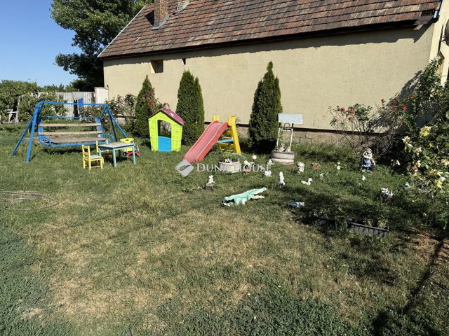 Eladó családi ház, Bicskén, Rigó utcában 45 M Ft, 4 szobás
