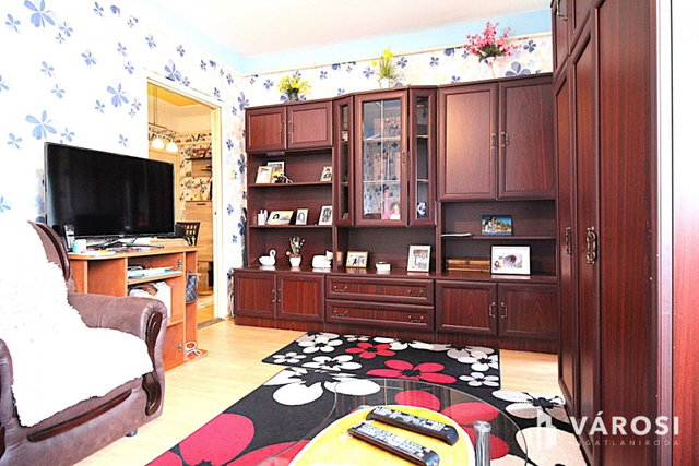 Eladó panellakás, Salgótarjánban 16.9 M Ft, 3 szobás