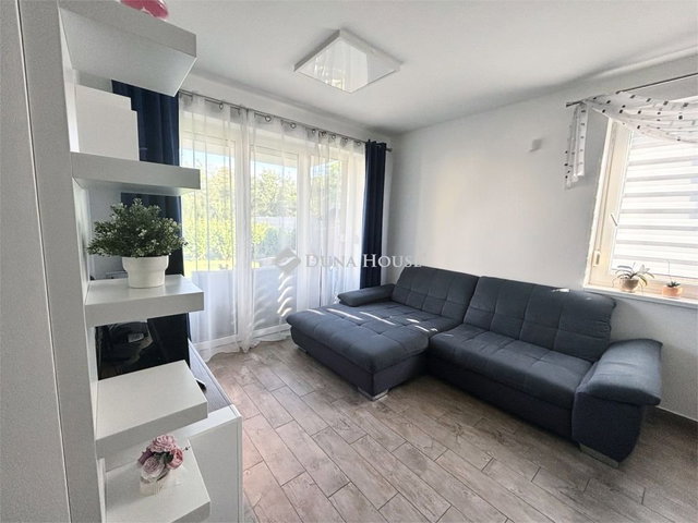 Eladó téglalakás, Lébényben 79.9 M Ft, 3 szobás
