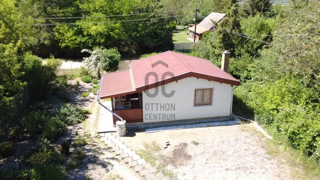 Eladó nyaraló, Mikebudán 28 M Ft, 2 szobás