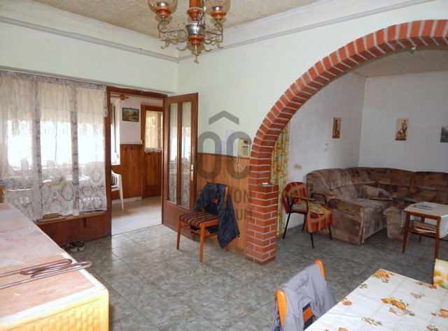 Eladó családi ház, Iklódbördőcén 26.9 M Ft, 5 szobás