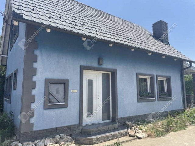Eladó családi ház, Szegeden 70 M Ft, 4 szobás