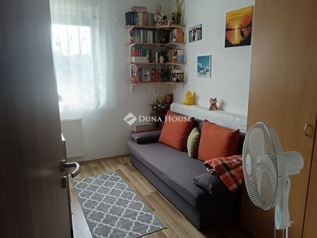 Eladó téglalakás, Üllőn 76 M Ft, 3 szobás