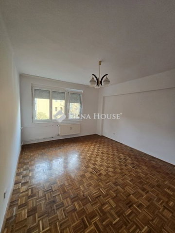Eladó téglalakás, Várpalotán 39 M Ft, 2 szobás