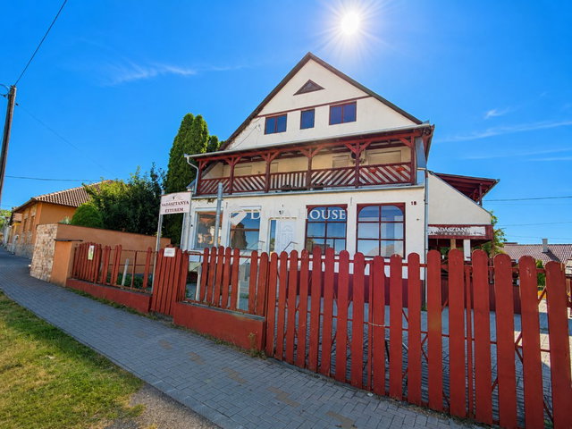 Eladó családi ház, Egerszalókon 124.9 M Ft, 5 szobás