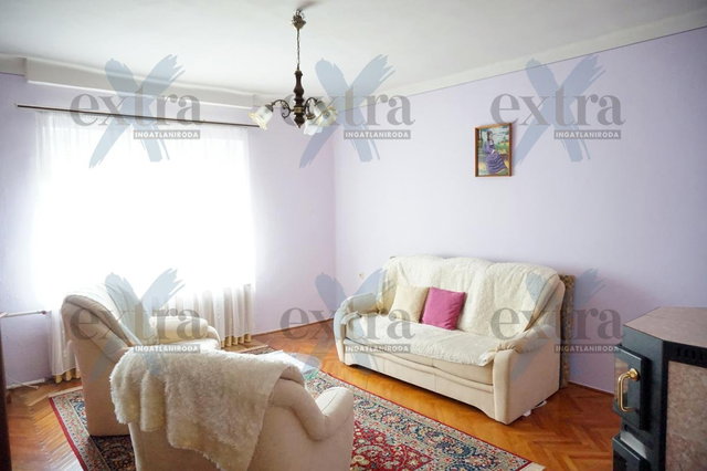Eladó családi ház, Szegeden 86 M Ft, 4+2 szobás