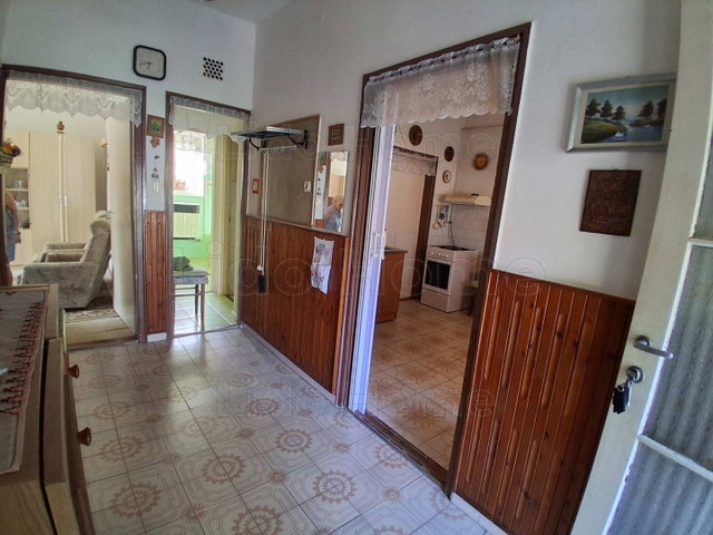 Eladó családi ház, Dombóváron 30.9 M Ft, 2 szobás