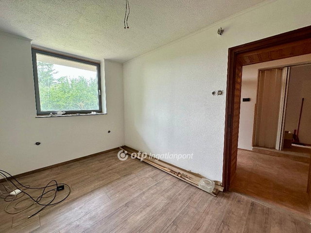 Eladó családi ház, Szekszárdon 125 M Ft, 4+1 szobás