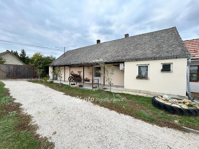 Eladó családi ház, Iregszemcsén 19.5 M Ft, 2 szobás