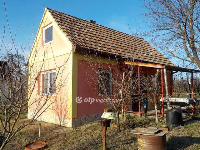 Eladó nyaraló, Kaposváron 11.7 M Ft, 2 szobás